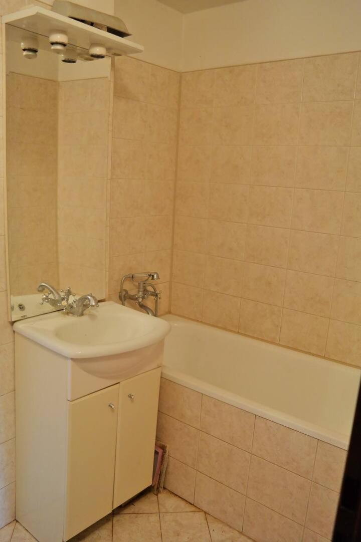 Apartment Trojska Прага Экстерьер фото